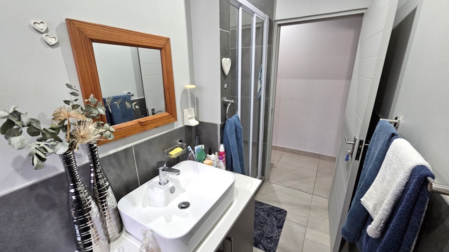 2 Bedroom Property for Sale in Ifafi North West